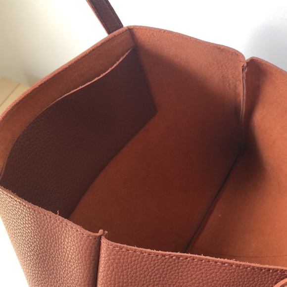 Vince Camuto tote - Picture 4 of 4